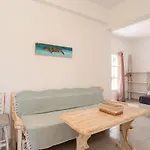 Retreats 4 Paros בית נופש