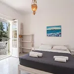 בית נופש Retreats 4 Paros *
