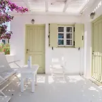 Retreats 4 Paros בית נופש *