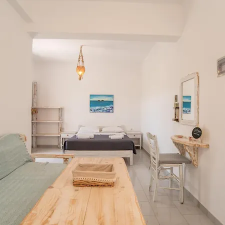 Retreats 4 Paros Isterni (Paros)