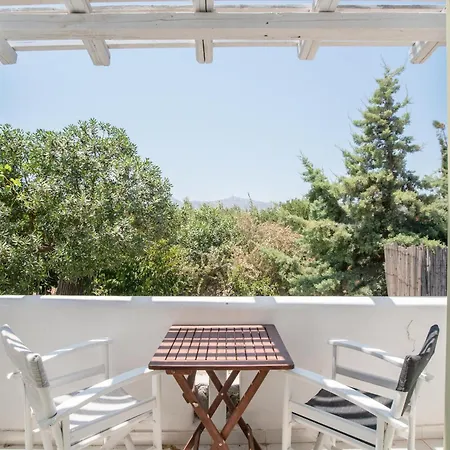 Retreats 4 Paros בית נופש